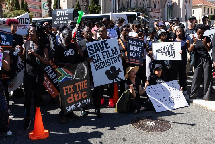 Summary image for article