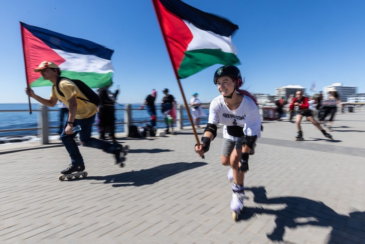 Hundreds hold a pro-Palestine rally in Sea Point, Cape Town. - Ashraf Hendricks