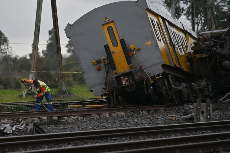 Summary image for article